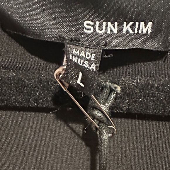 Chic Black Sleeveless Mini Dress - Picture 4 of 4